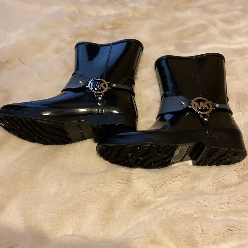 Michael Kors Fulton Harness Rain Boots, size 6, - Picture 3 of 4